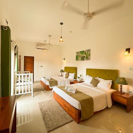 J Leaf Hotel By Blue Bird Negombo Eksteriør billede
