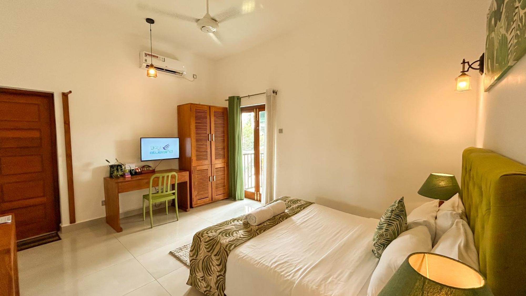 J Leaf Hotel By Blue Bird Negombo Eksteriør billede