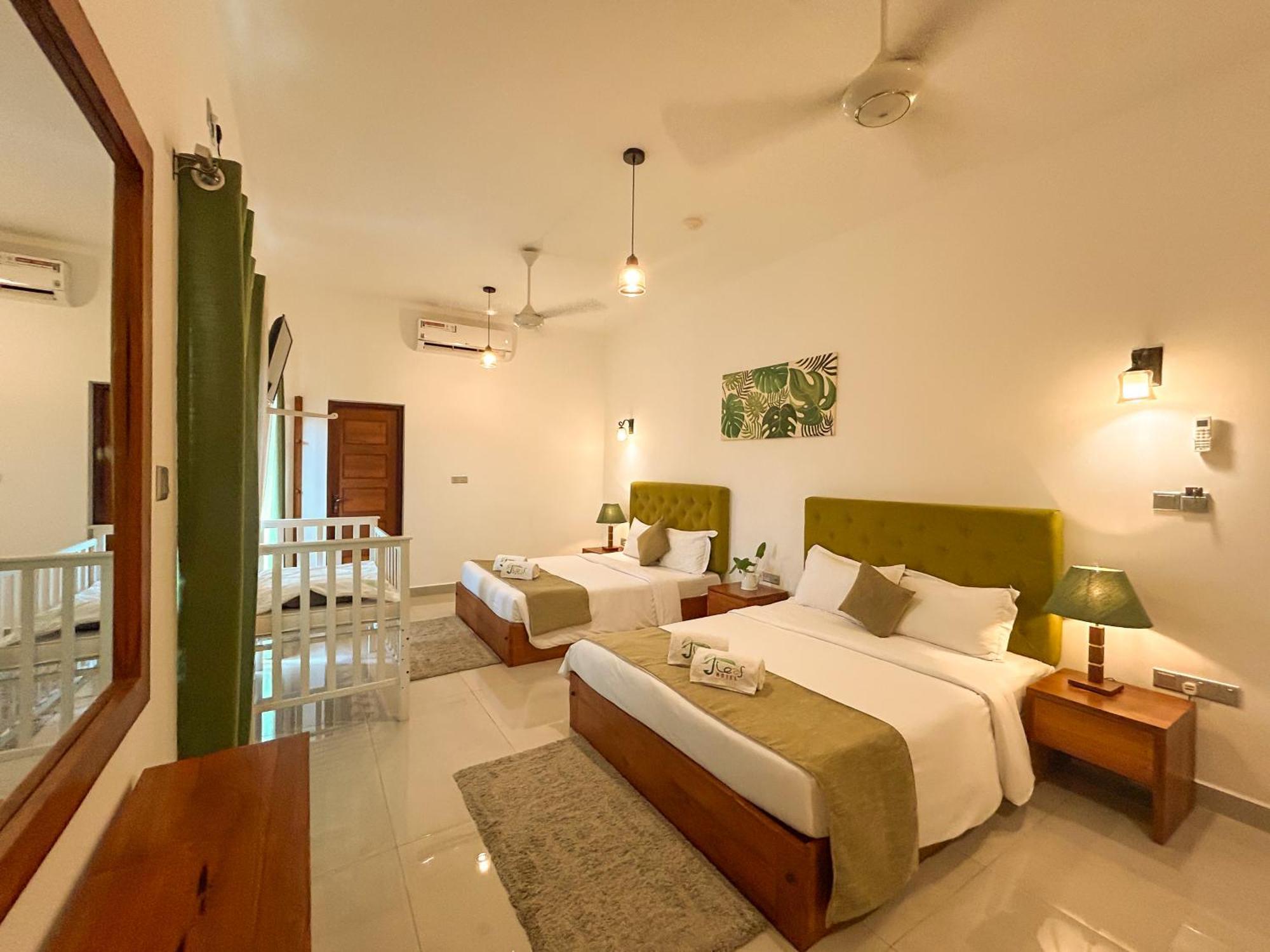 J Leaf Hotel By Blue Bird Negombo Eksteriør billede